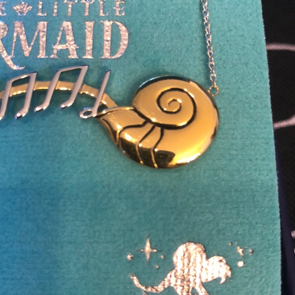 Disney little mermaid necklace - Picture 4 of 6